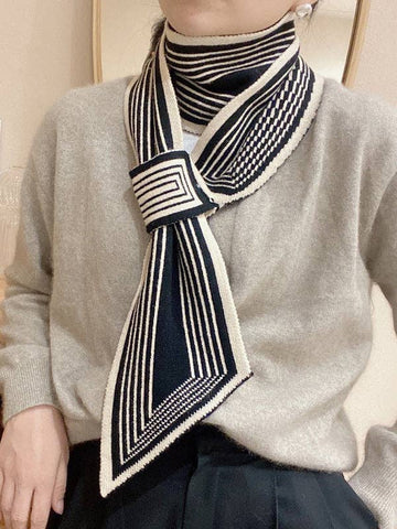 Split-Joint Striped Scarf: BLACK WHITE / One_size
