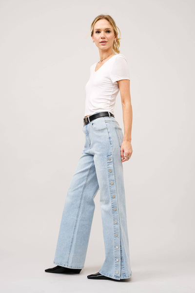 23408P - Mid Rise Side Panel Snap Up Wide Leg Jeans: LIGHT WASH / L
