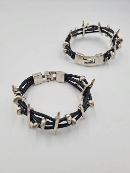 1930 Genuine leather, pewter, silver plated bracelet: Black / Woman