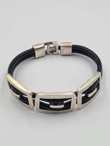 1934 Genuine leather, pewter, silver plated bracelet: Black / Woman