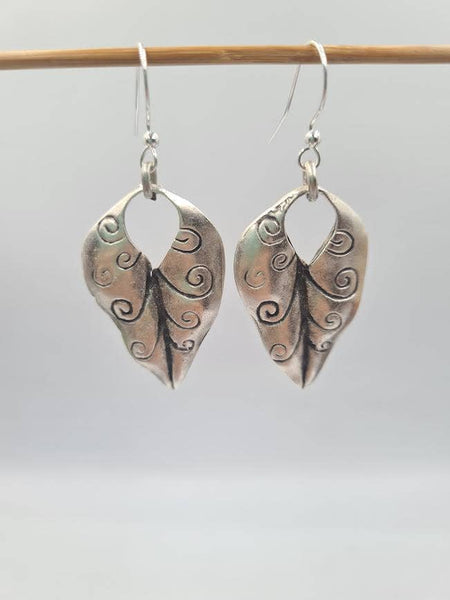 Celtic Swirl Open Leaf Earring : Silver Plated