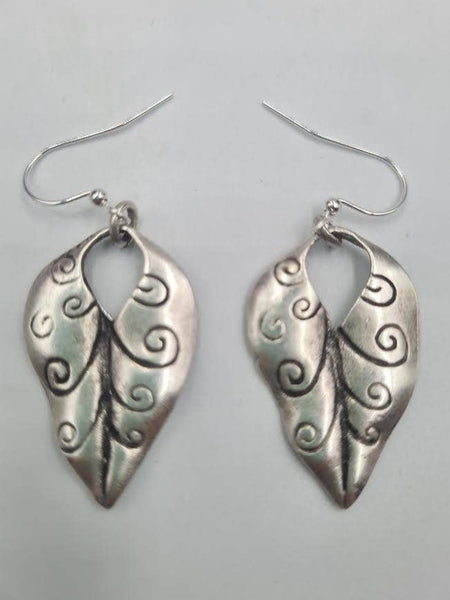 Celtic Swirl Open Leaf Earring : Silver Plated