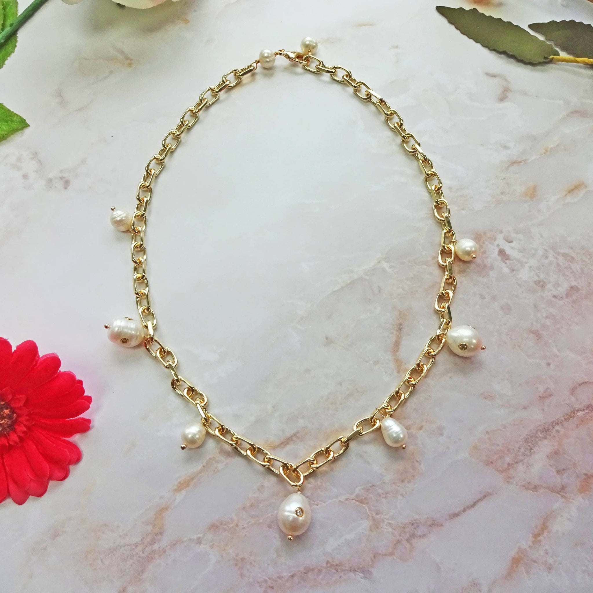 Paperclip Chain & Dangle Pearls Necklace
