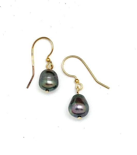 Earring Freshwater Grey Pearl with Gold Hook