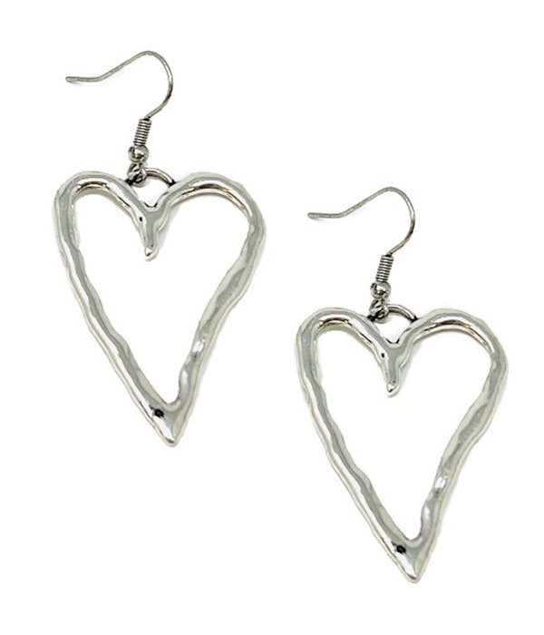 ( G885 )  HEART EARRING