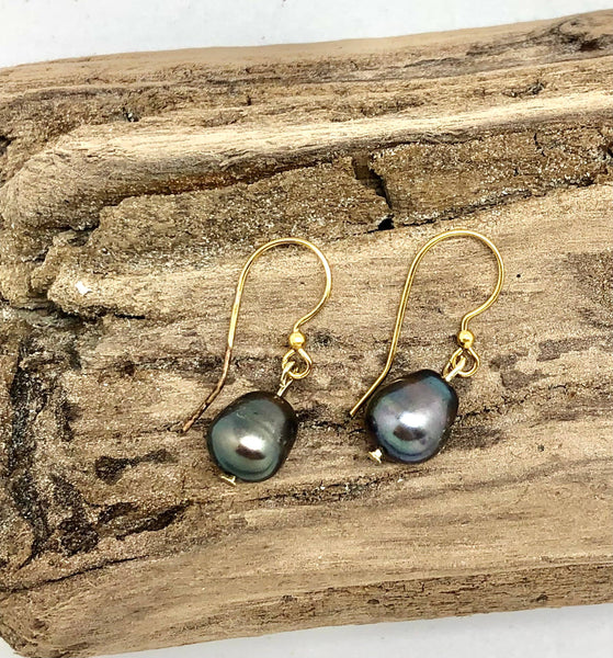 Earring Freshwater Grey Pearl with Gold Hook