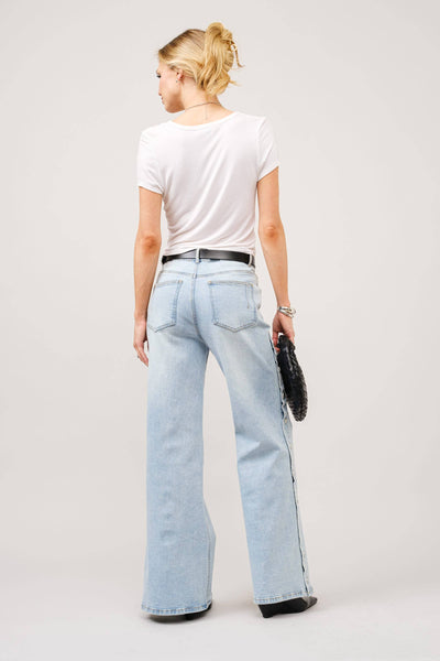 23408P - Mid Rise Side Panel Snap Up Wide Leg Jeans: LIGHT WASH / S
