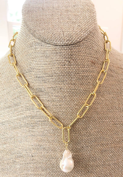 #1057 Large Link Chain with Baroque Drop =: Gold