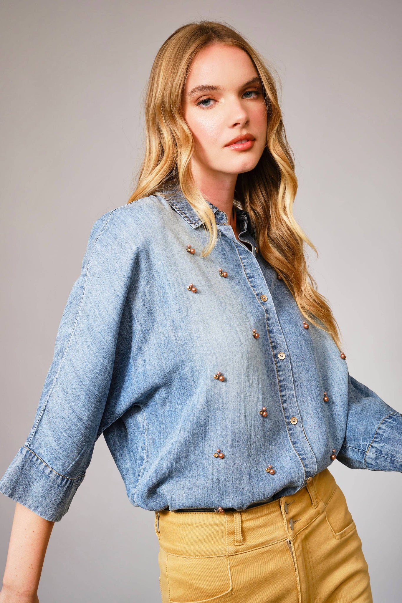 36901T - Hi-Low Pearl Embellished Chambray Top: MED WASH / M