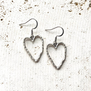Heart Earrings Artisan Jewelry Boutique Salon Style: Simple no crystal connector