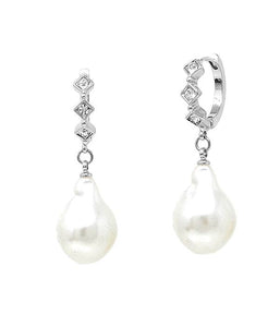( E529 )  PEARL DROP EARRING