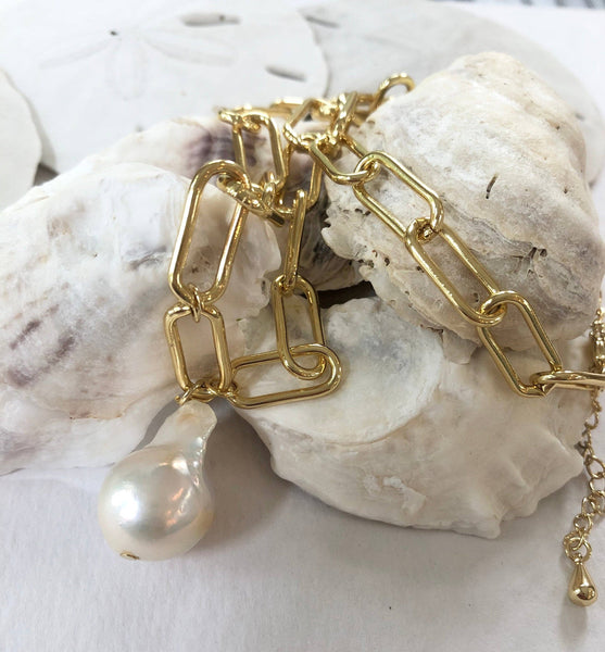 #1057 Large Link Chain with Baroque Drop =: Gold