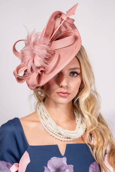 SINAMAY FEATHER FASCINATOR WITH HEADBAND AND CLIP HTH2699: Wh