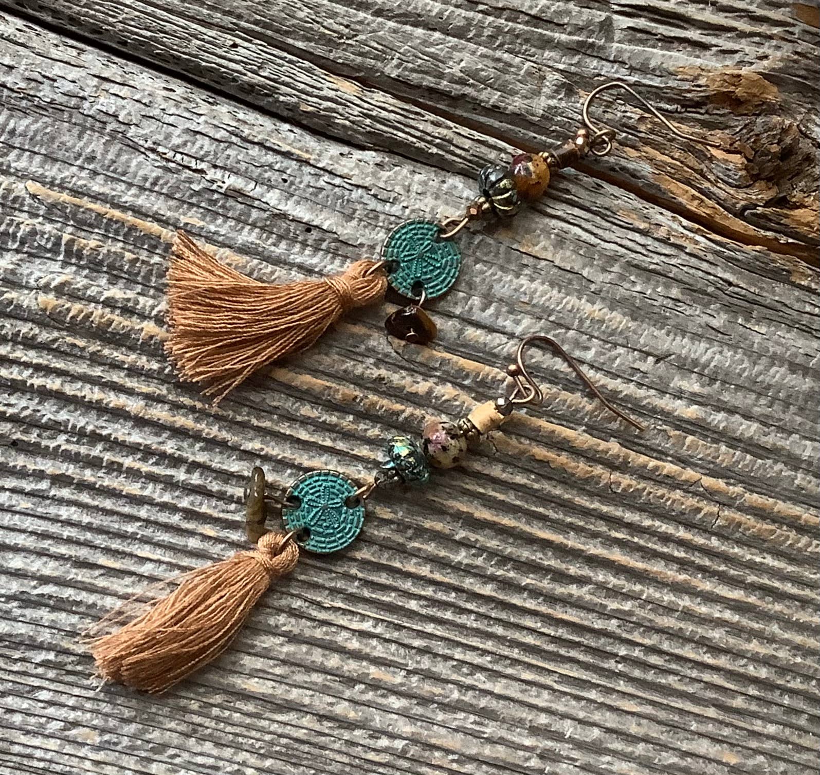 Earrings tasselled